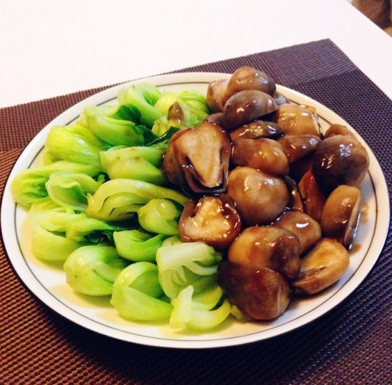 蚝油草菇菜胆