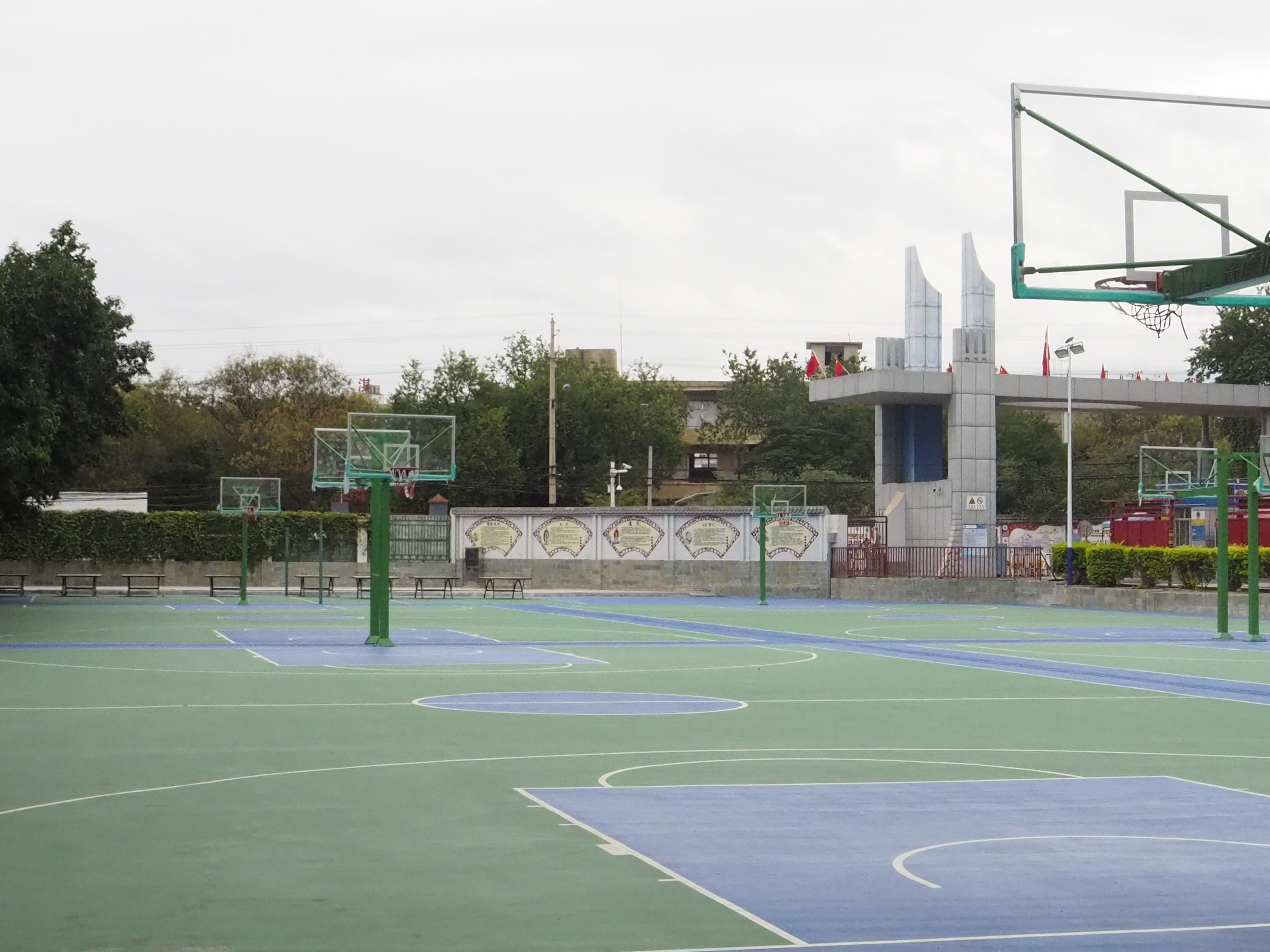 1 middle school /i>),简称"元谋一中",位于云南省 a target="_blank"