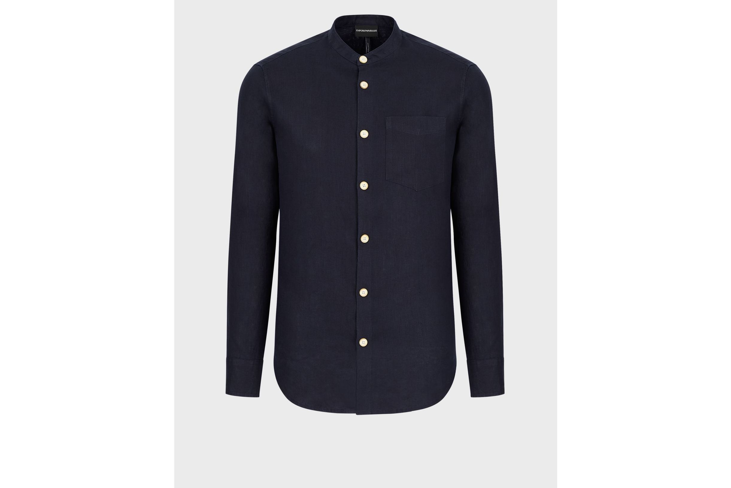  p data-id="sb9gckmqetpw">亚麻衬衫是乔治·阿玛尼品牌旗下的一款