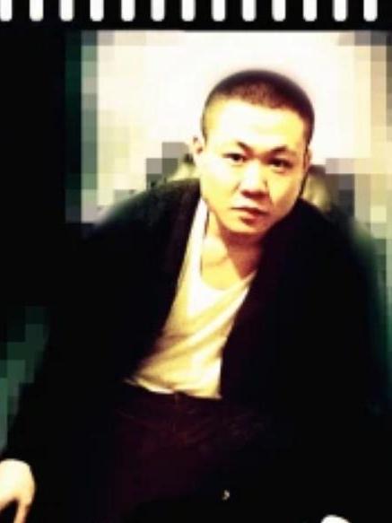  p>李松涛,男,黑龙江省绥化市人,出生于5月21日,黑旗乐队主唱,创立了