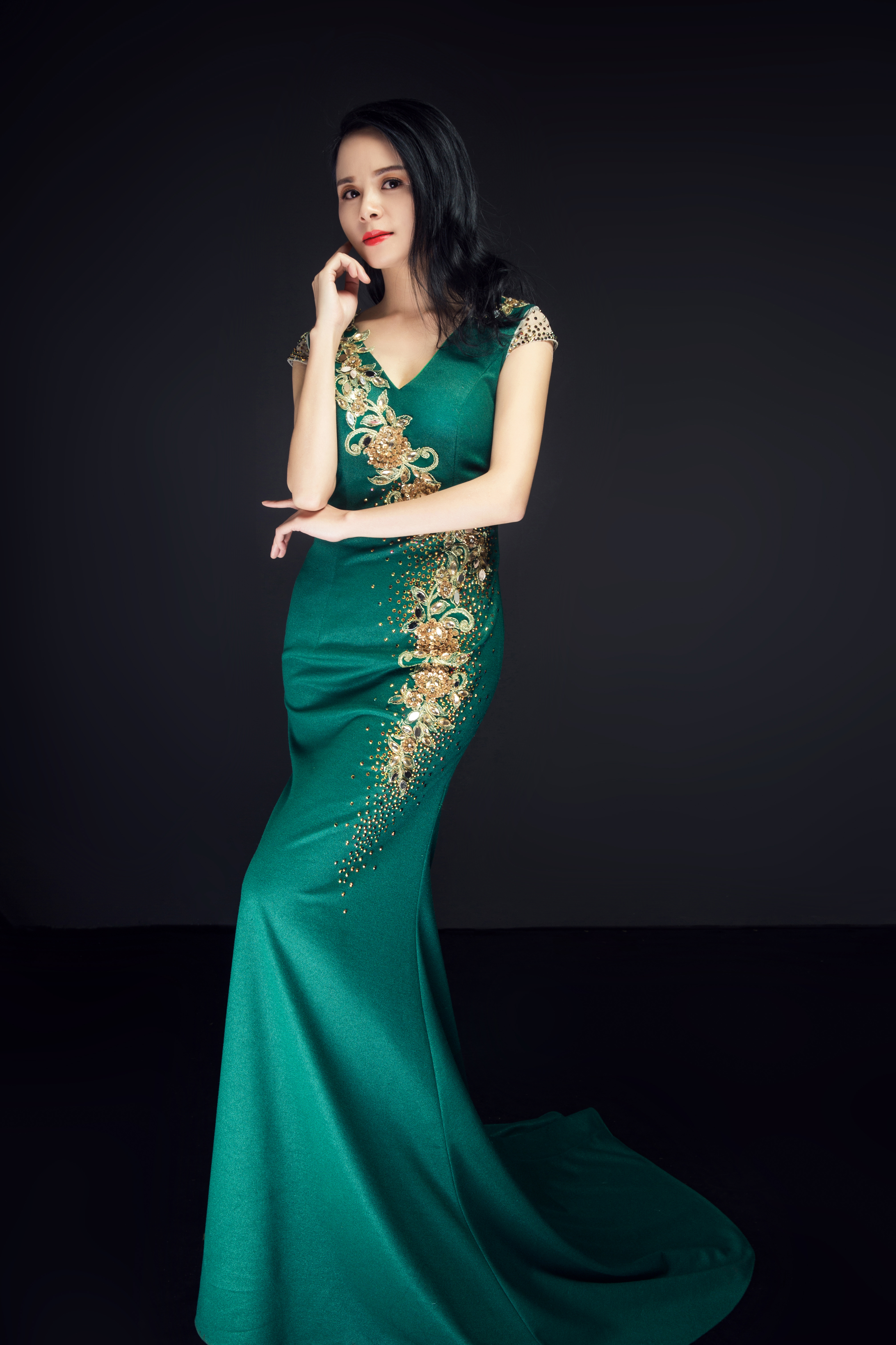  p>周舟,华语女歌手,阎维文民族声乐大师班"阎师高徒".