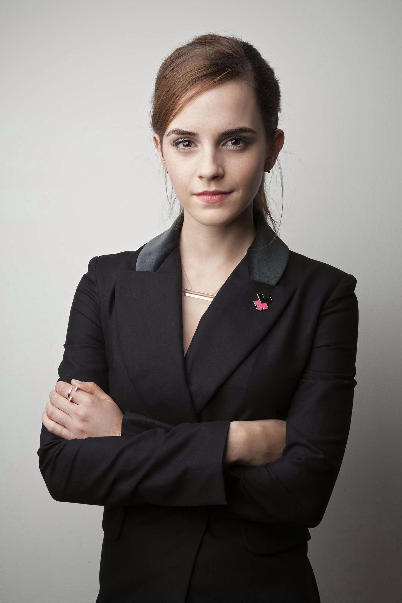  p>艾玛·沃特森(emma watson),1990年4月15日出生于法国巴黎,英国籍