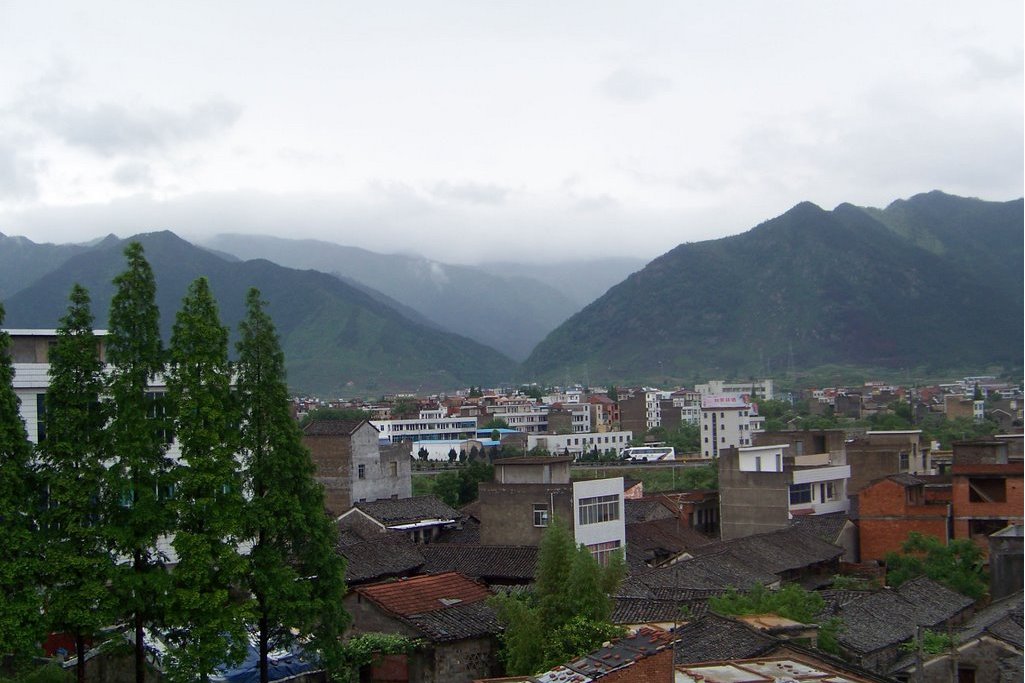 西山村