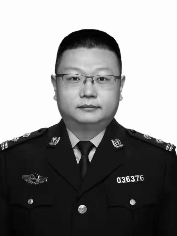  p>张乘豪 i>(1980年10月-2021年12月18日) /i>,男,中共党员,二级警督