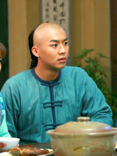 >柳青是电视剧《 a target="_blank" href="/item/还珠格格/10120766"