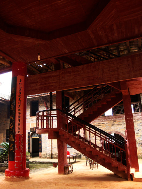 是一处始建于明代中期的家族祠堂建筑,属于方氏家族祭祀祖先和先贤的