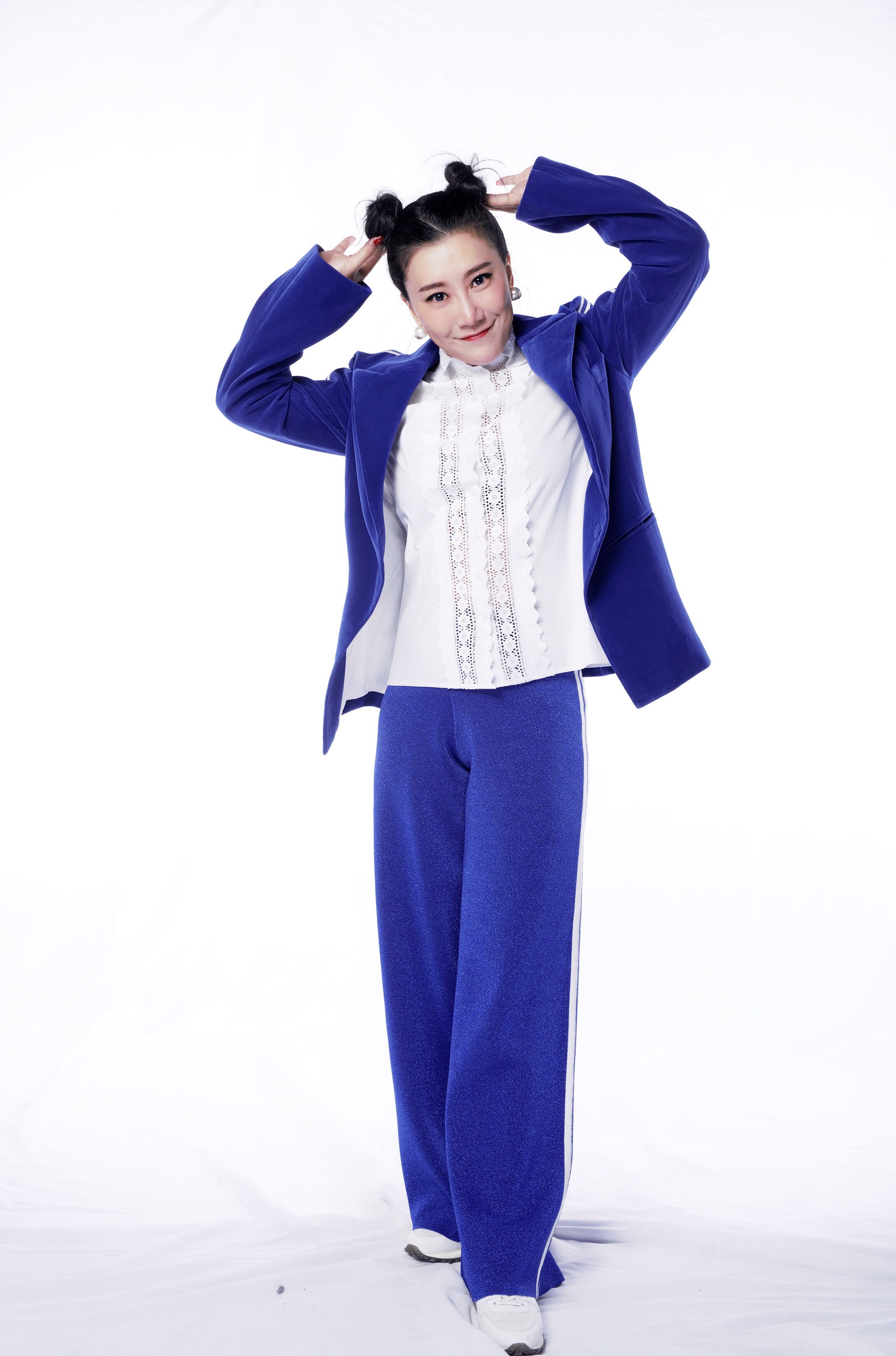  p>范湉湉,1980年7月15日出生于上海市,中国内地女演员,主持人.