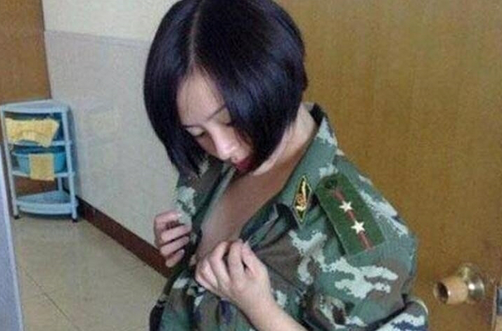  p data-id="gnwh0b33hi">陈学葳,女,出生于台湾,军人,2008年台湾女兵