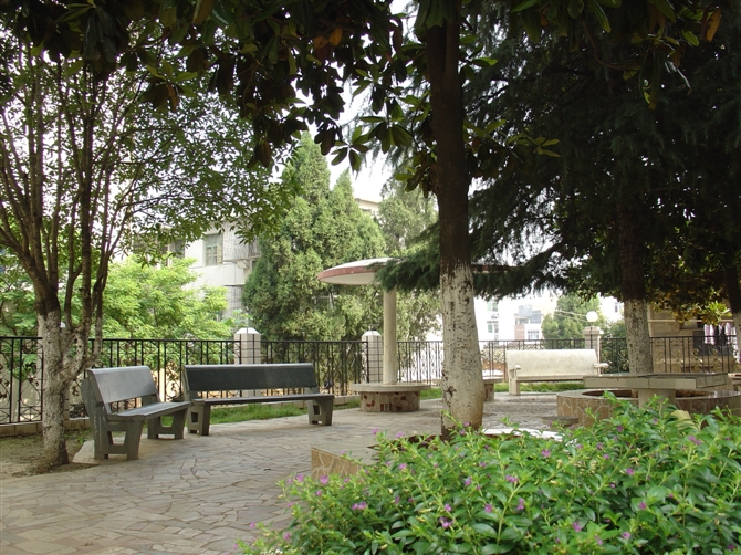 南康市第二中学