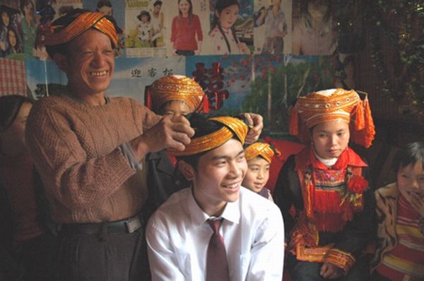  p> b>瑶族 /b>,中国最古老的民族之一,民族语言分属汉藏语系苗瑶语族