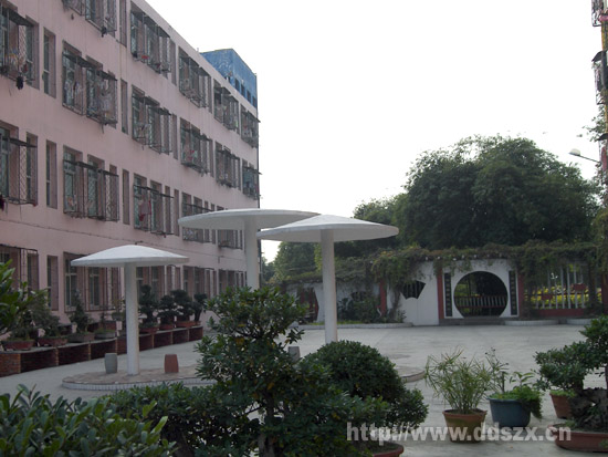 荆门掇刀石中学