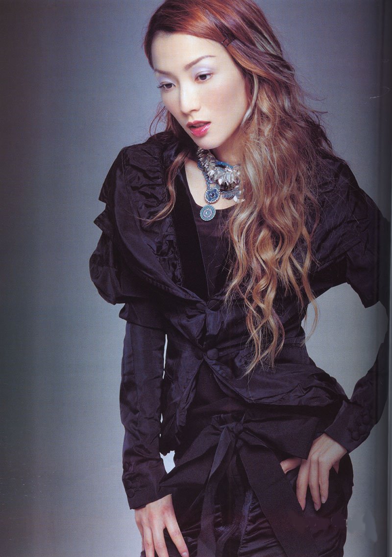  p>郑秀文(sammi cheng),1972年8月19日出生于香港,中国香港流行乐女