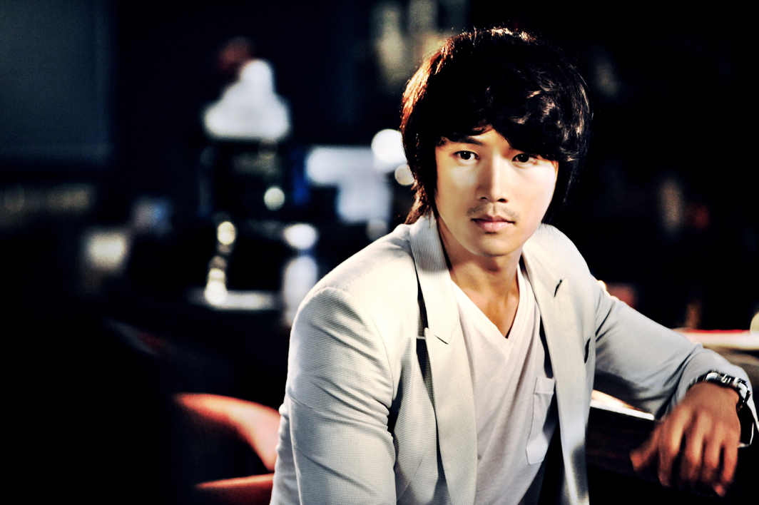  p>池城(ji sung),本名"郭泰根",1977年2月27日出生于韩国首尔.