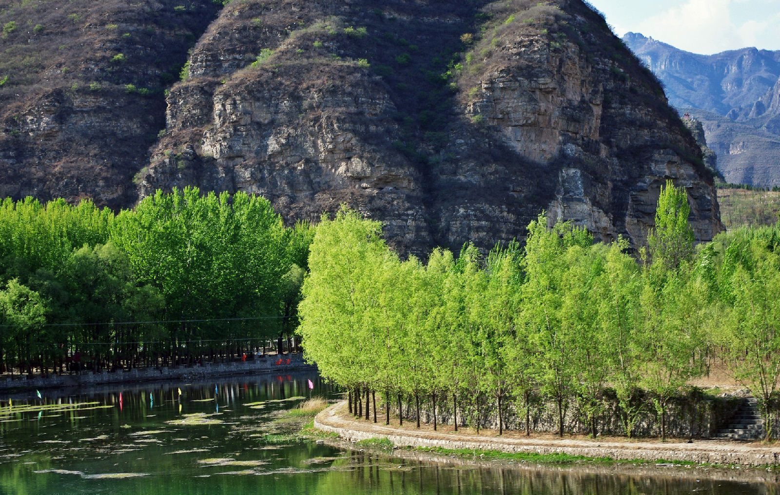  p>十渡风景区位于北京市房山区西南,有着中国北方唯一一处大规模