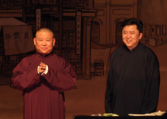  p>于谦,1969年1月24日出生于北京,祖籍陕西蓝田县冯家村,相声演员