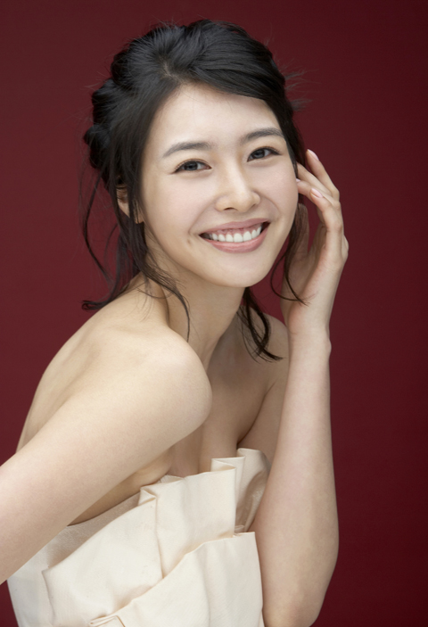  p data-id="gnwmpwqy9y">王智慧(         ),1985年12月29日生于韩国