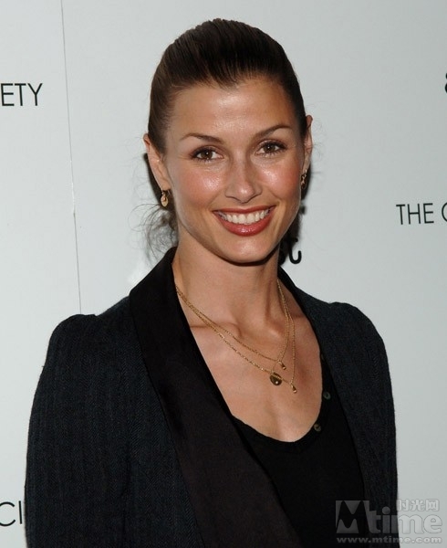  p>布丽姬·穆娜,生于美国纽约binghamton,演员.