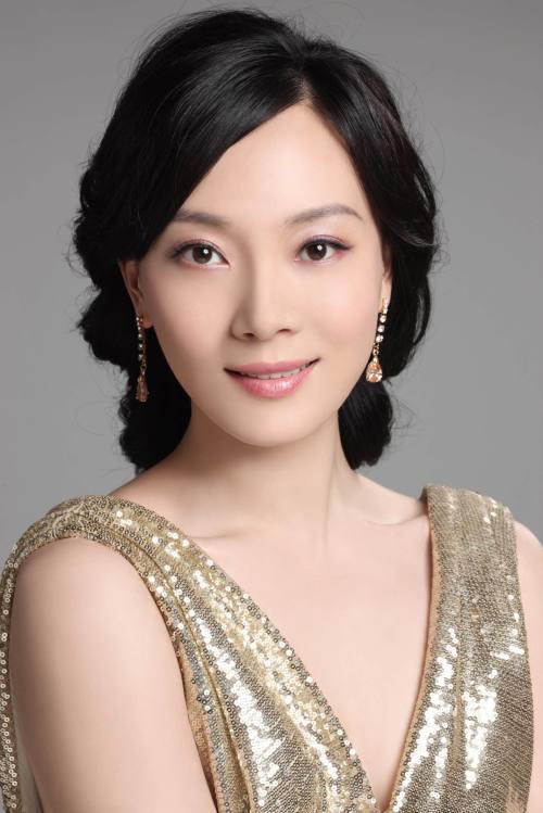  p>陈数,原名陈澍,1977年3月9日出生于湖北省黄石市,中国内地女演员