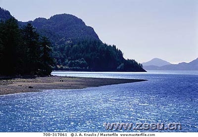  p>对马海峡是从日本通往中国东海,黄海和进出太平洋必经的航道出口