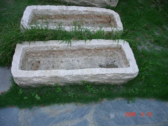  p data-id="gnx33j27x6">猪槽,表面意思为猪