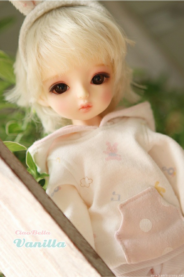  p>bjd是ball-jointed doll的英文缩写, 中文就是"球型关节人偶".