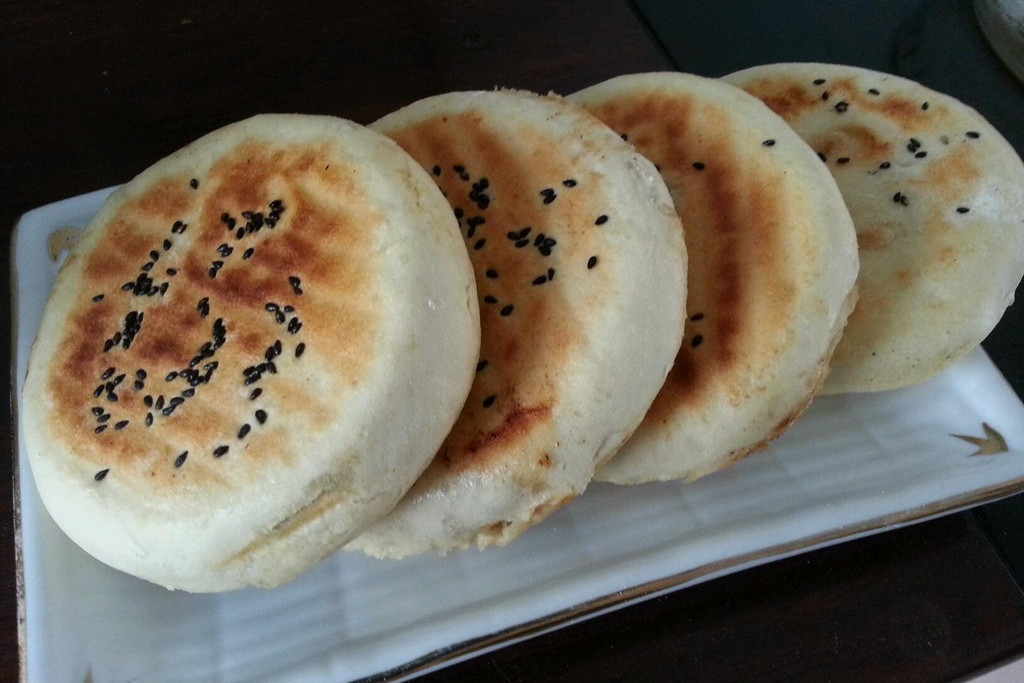  p>秦安火烧,甘肃的一道特色小吃,火烧的制作方法和用料与 a target="