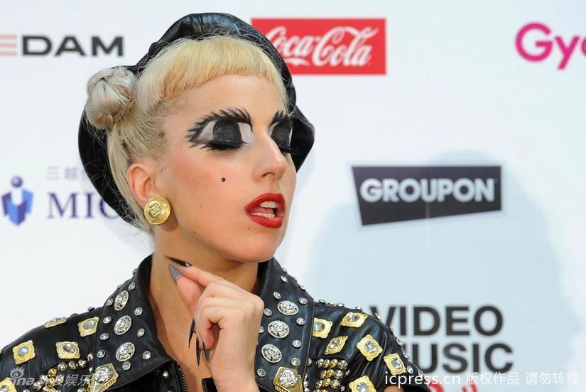 原名史蒂芬妮·乔安妮·安吉丽娜·杰尔马诺塔 i>(stefani joanne