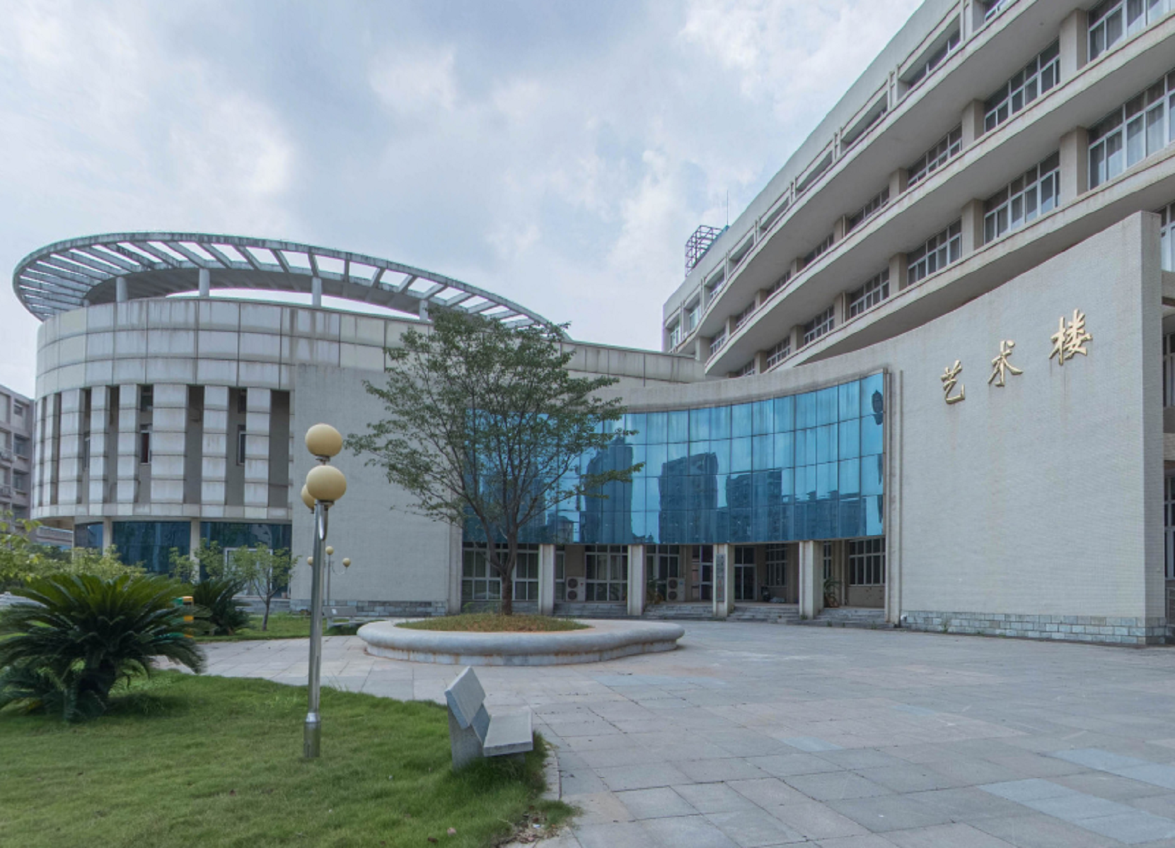  p>豫章师范学院,位于江西省南昌市,是国家教育部批准成立的公办 a