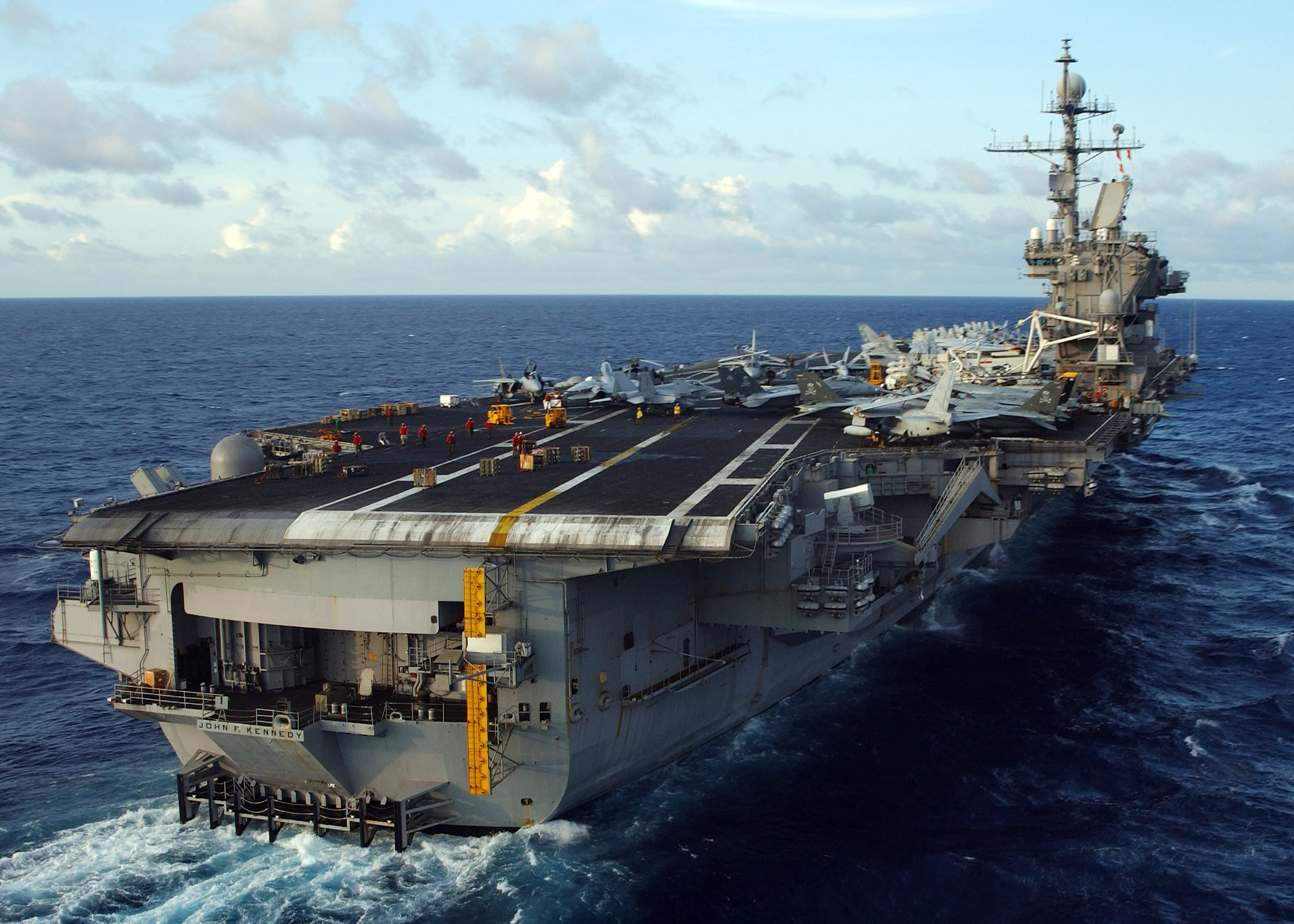 美国"小鹰"级航空母舰