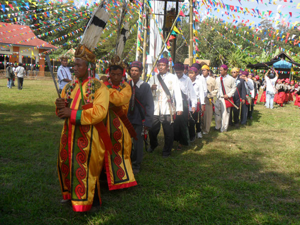  p>克钦族是 a href="#" data-lemmaid="205923">缅甸 /a>的第六大