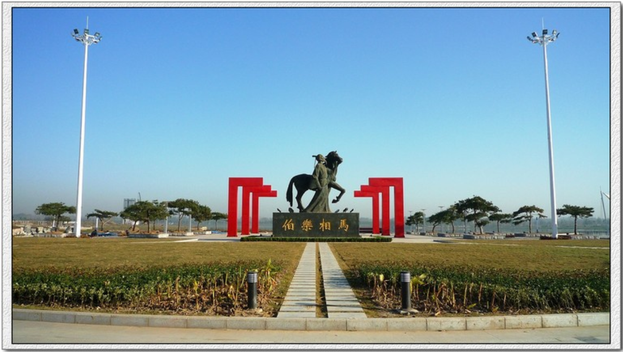  p data-id="gnwhf2qjkf">文亭湖,原名城湖,位于山东省成武县,因环抱