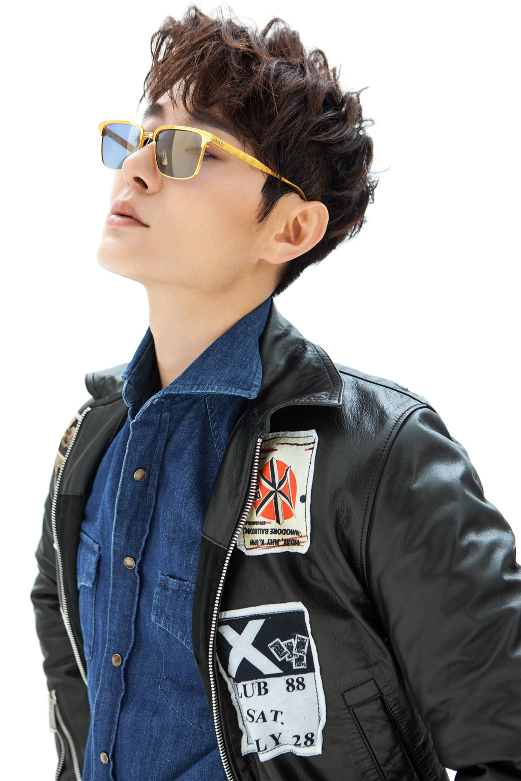  p>李昕亮 ,1988年10月27日出生于陕西省西安市,中国内地男演员,主持