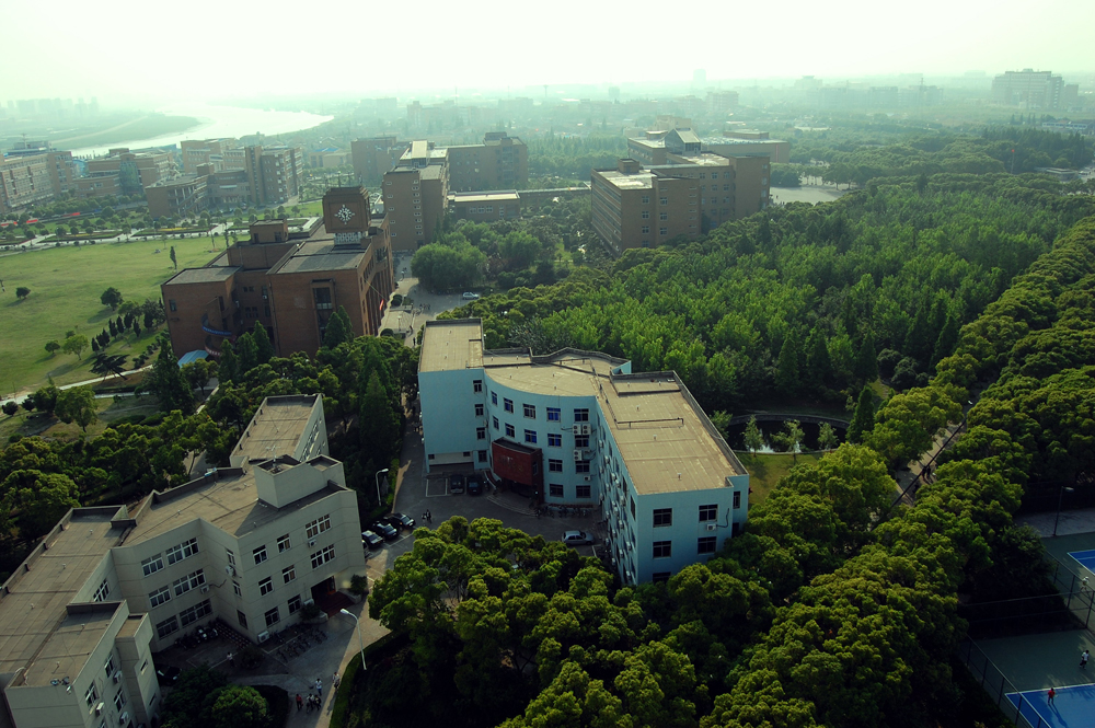 宁波大学