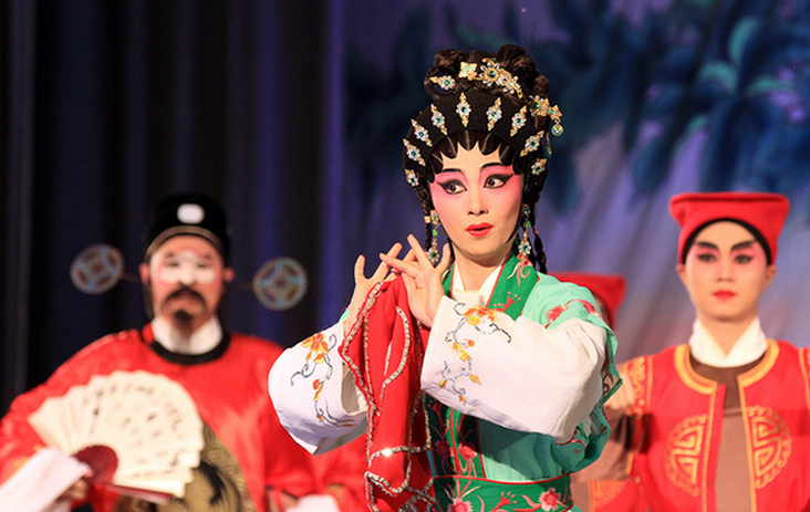 《帝女花》是1957年首演的一场 a target="_blank" href="/item/粤剧