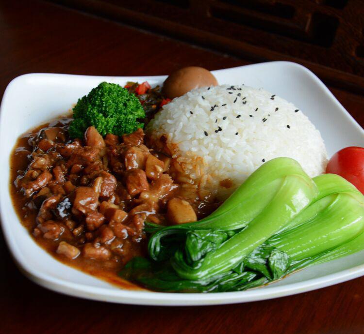  p> a href="#" data-lemmaid="3135811">卤肉饭 /a>是一种 a href="