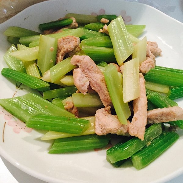 肉炒西芹