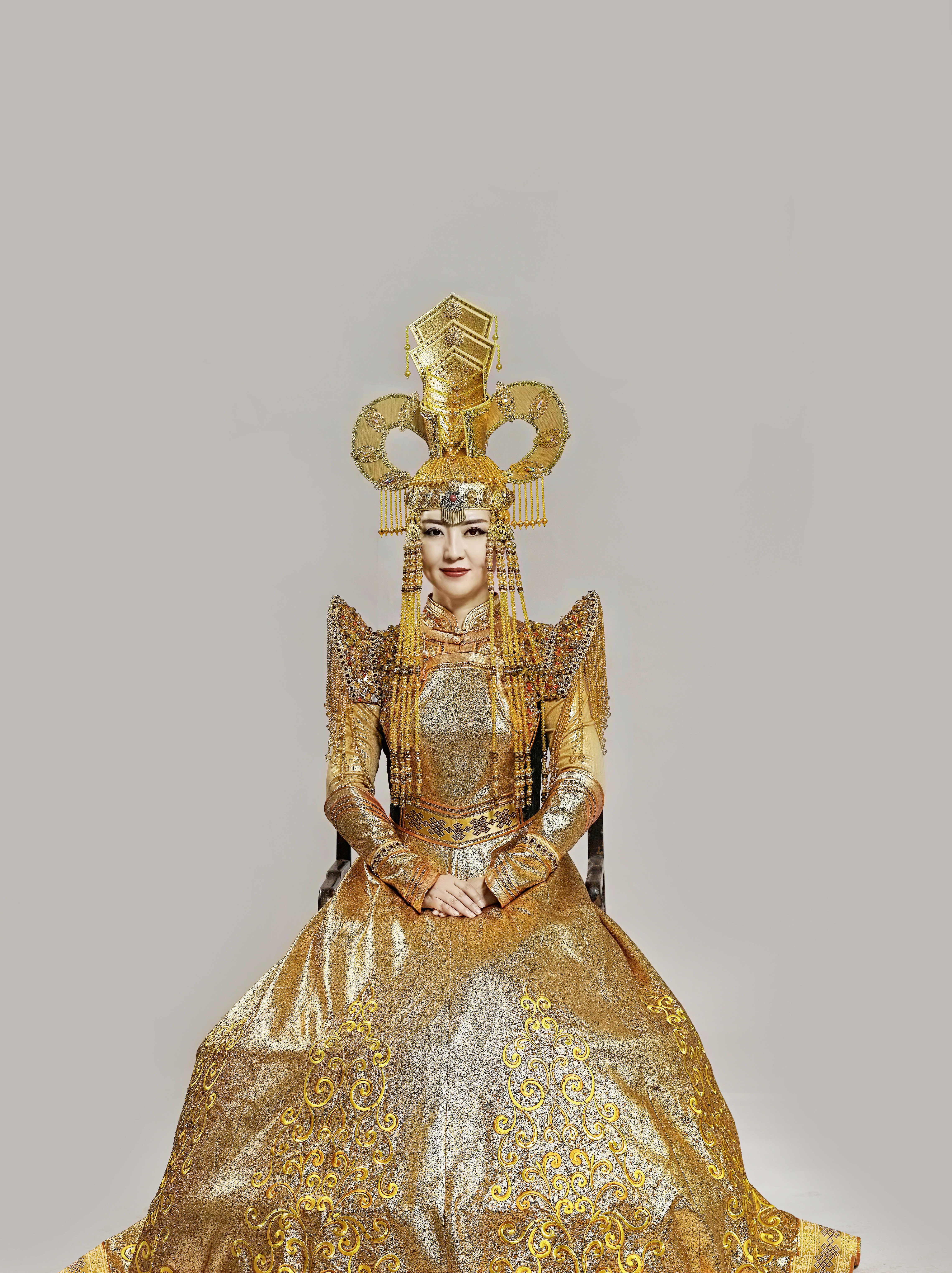  p>格格,原名蒙克其其格,8月1日出生于内蒙古自治区赤峰市克什克腾旗