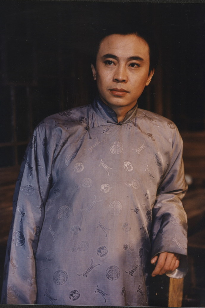 lemmaid="819114">新疆艺术学院 /a>表演系,新疆话剧团国家二级演员