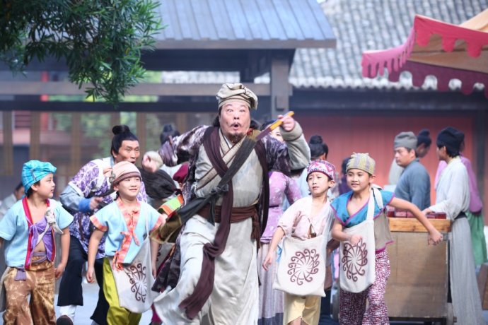  p data-id="gnwuknxiv7">湖南笑星碰碰胡,原名胡建林,中国影视演员.