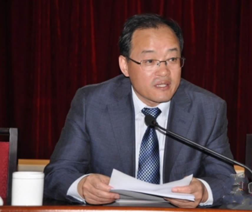 钱承文,男,汉族,1963年12月生,甘肃永登人,大专学历,1991年6月入党