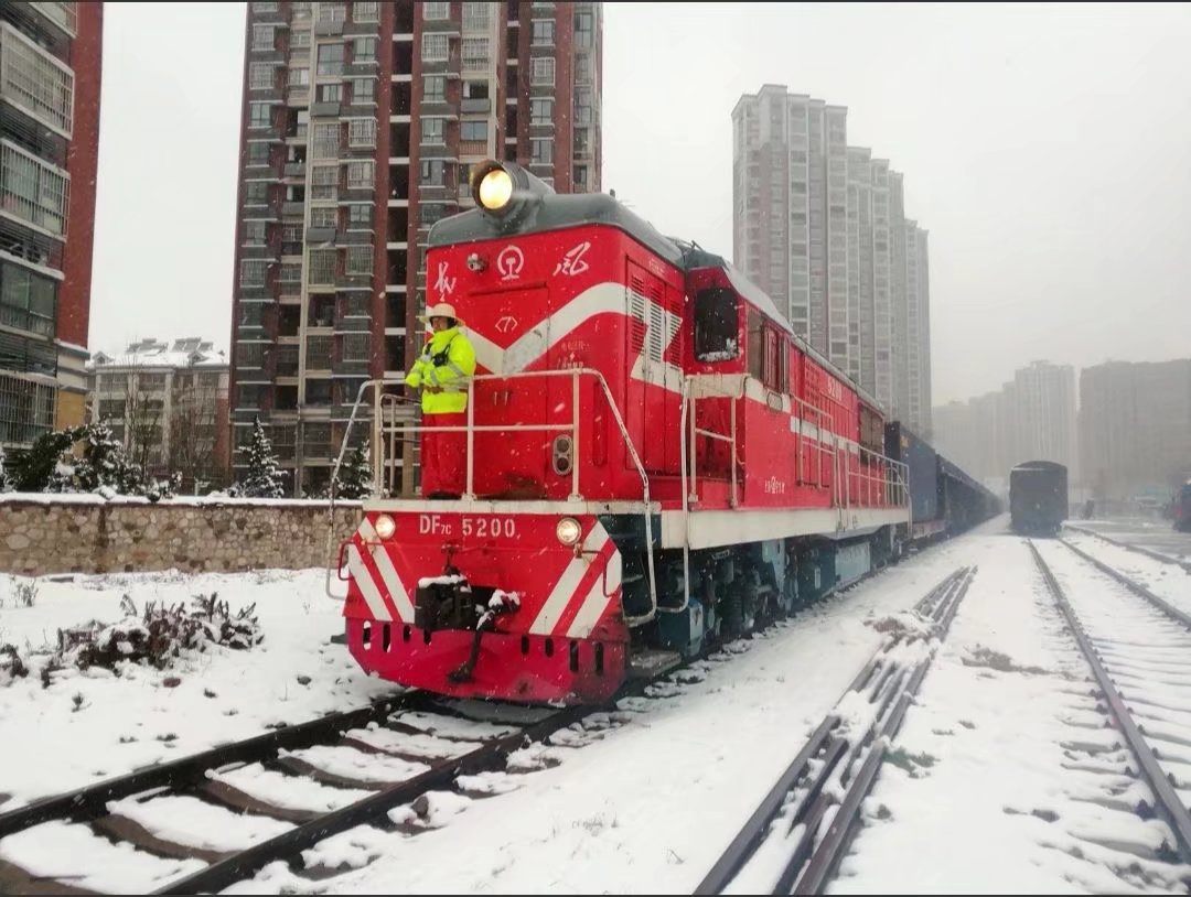 data-lemmaid="2692970">东风 /a>7c型柴油机车(df7c),是 a target="