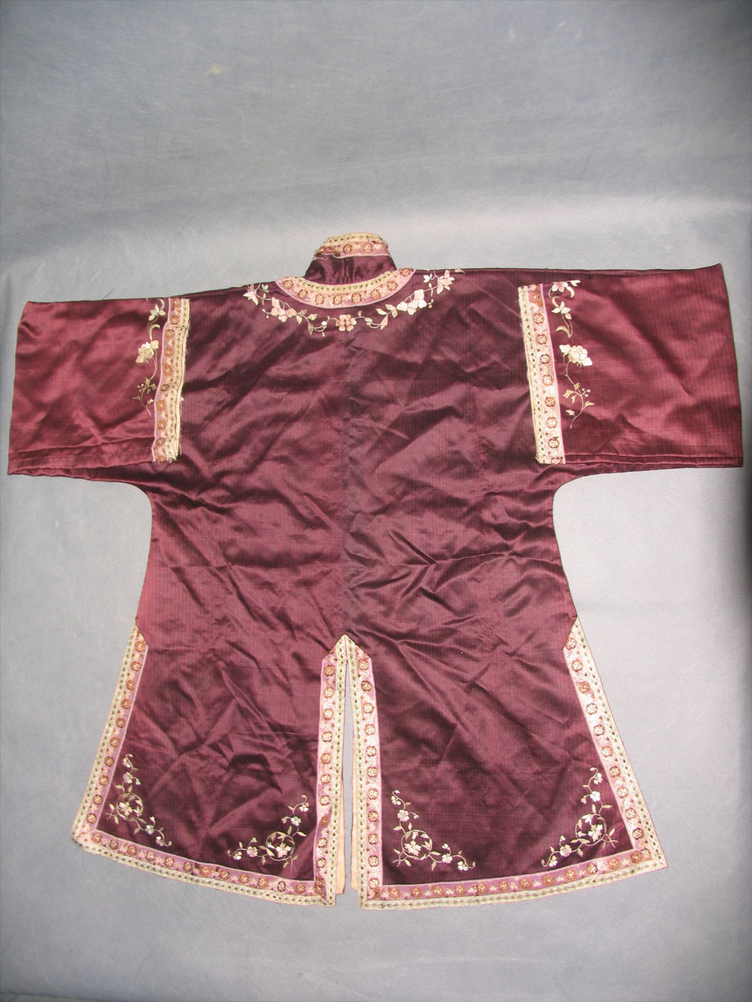 清代绣花女子上衣