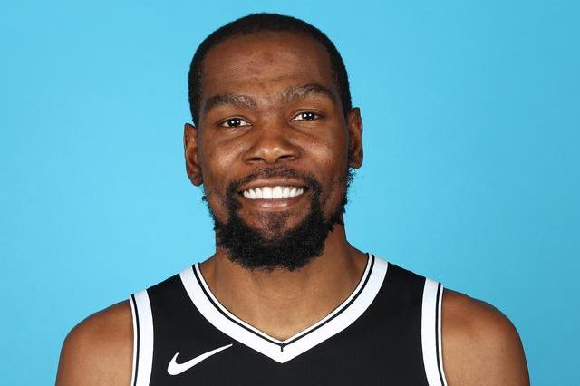  p>凯文·杜兰特(kevin durant),1988年9月29日出生于美国 a target="