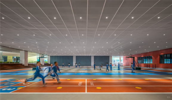 负一层 风雨操场