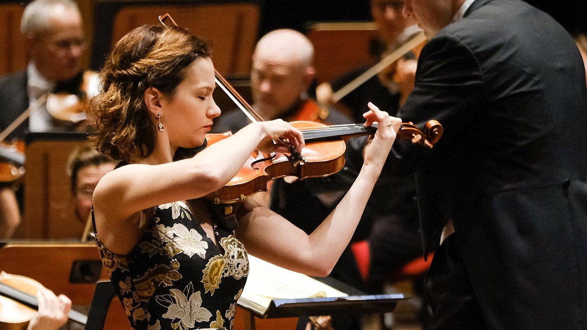  p>希拉里·哈恩,1979年11月27日出生于美国弗吉尼亚州的列克星敦市