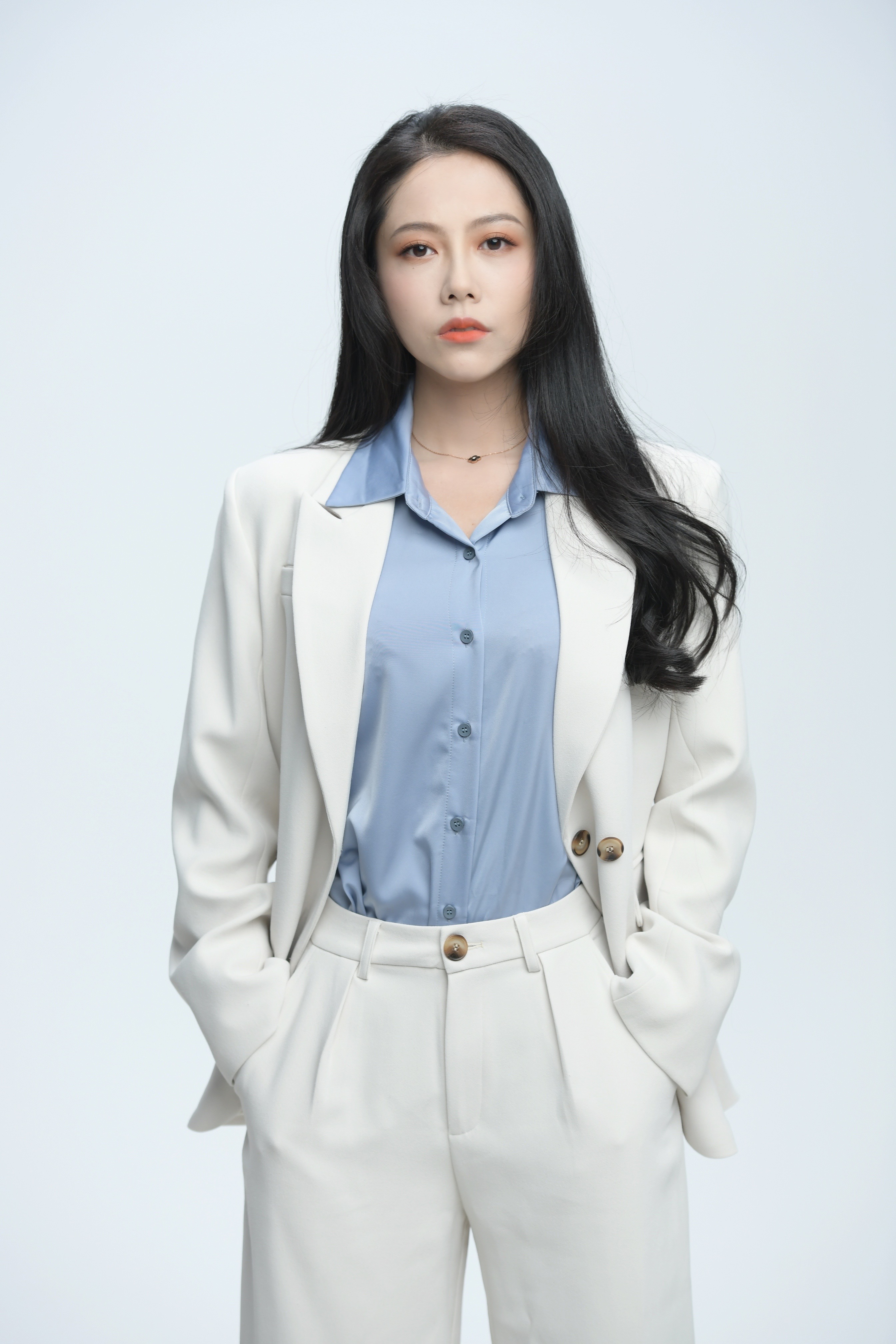 ="tbkcapxtbbsx"> span class="ref" data-ctrid="tdr7ziy89t2k">李曼