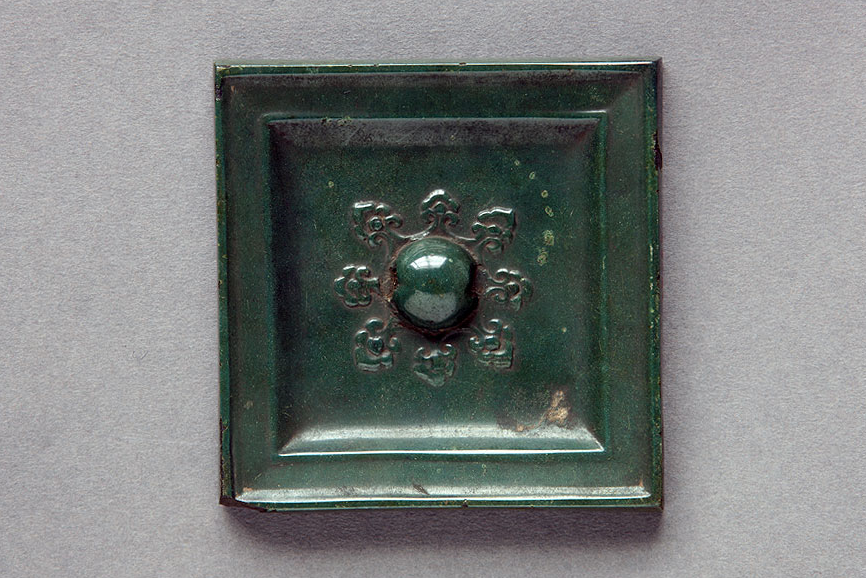 唐方形花卉纹铜镜