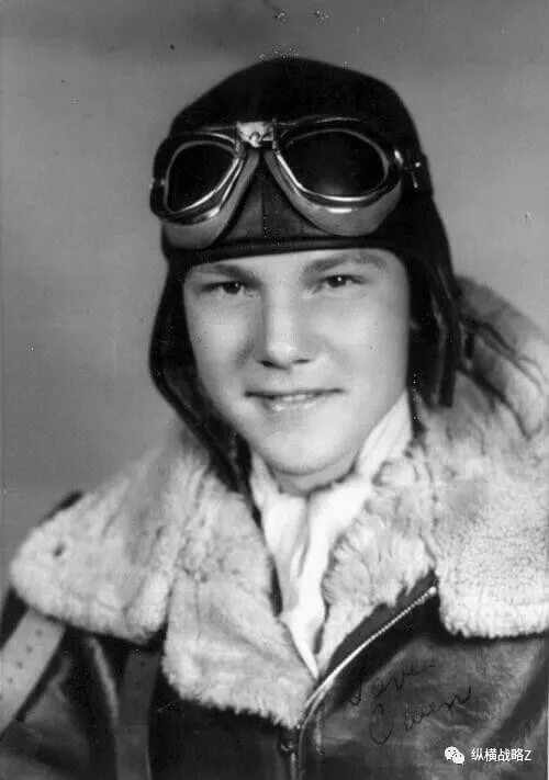 美军的英雄武器m1911手枪曾击落日本的零式战斗机