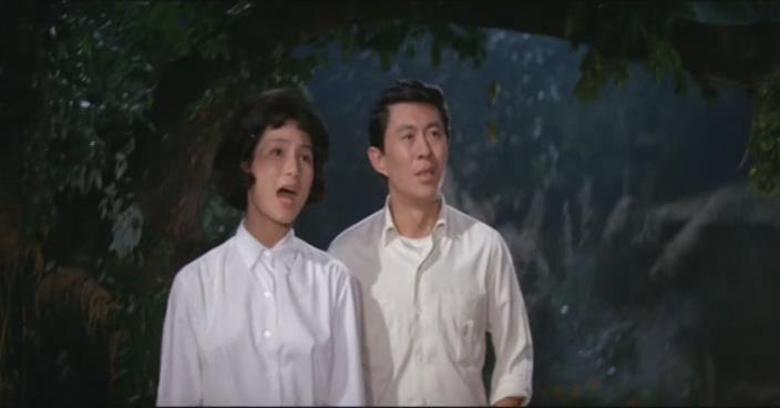  p>《艳阳天》是1967年上映的影片,由 a target="_blank" href="/item