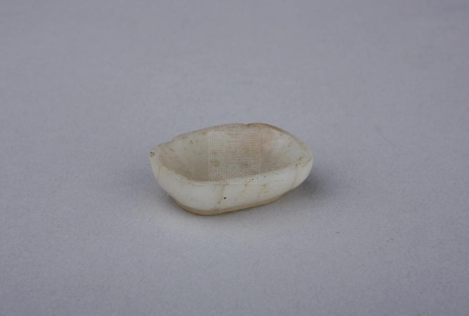 清葵瓣形青白玉碟